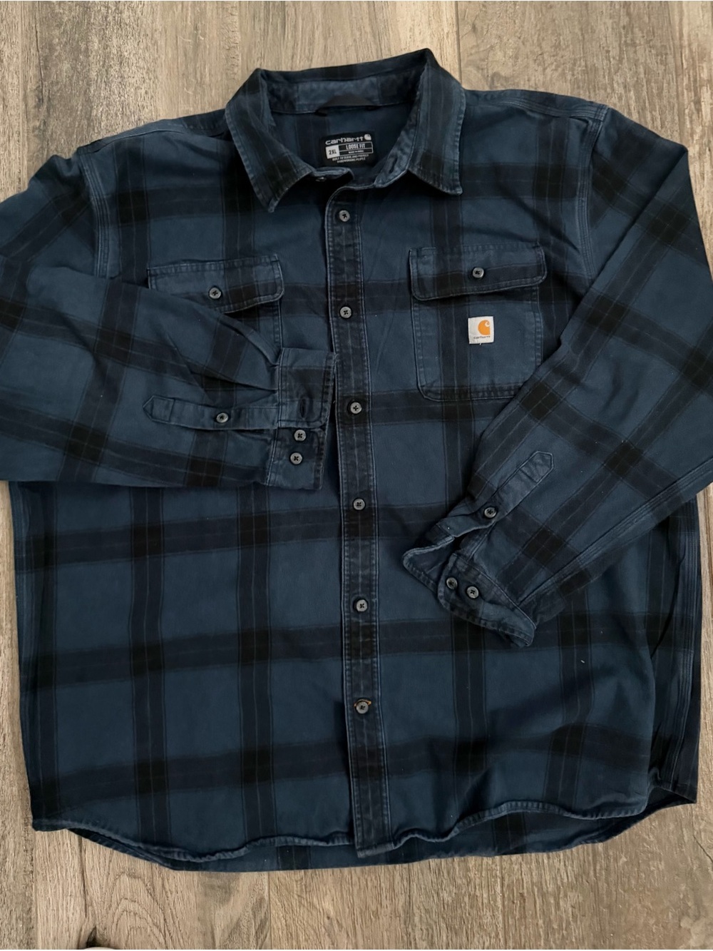 Carhartt Navy and Black Plaid Heavyweight Flannel Shavket Button-Up Chore Barn